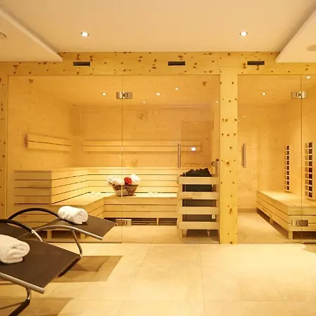 Alpine Active Weitgasser 公寓式酒店 3*